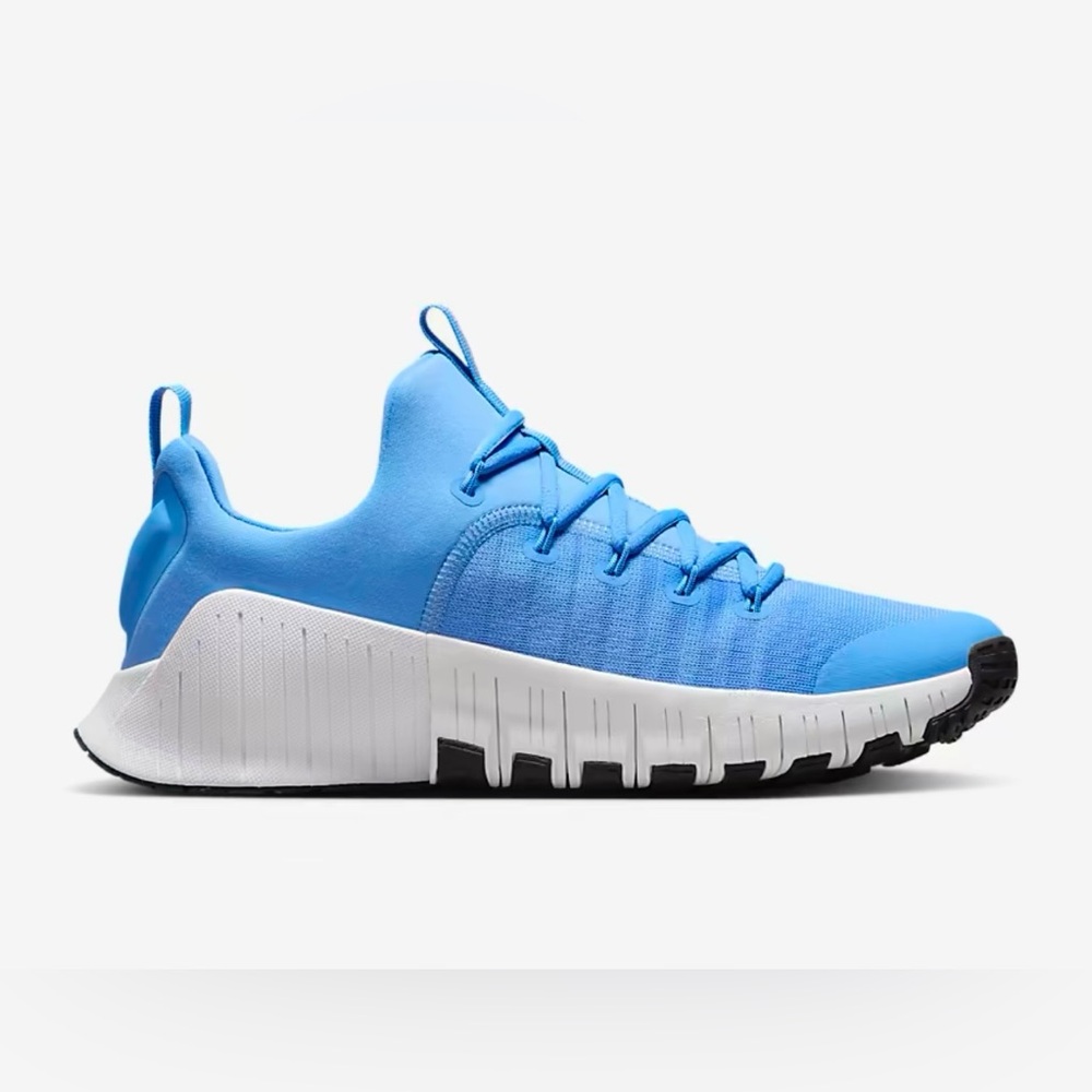 Nike Women's Athletic Shoes in Light Blue and White - Picture 3 of 13